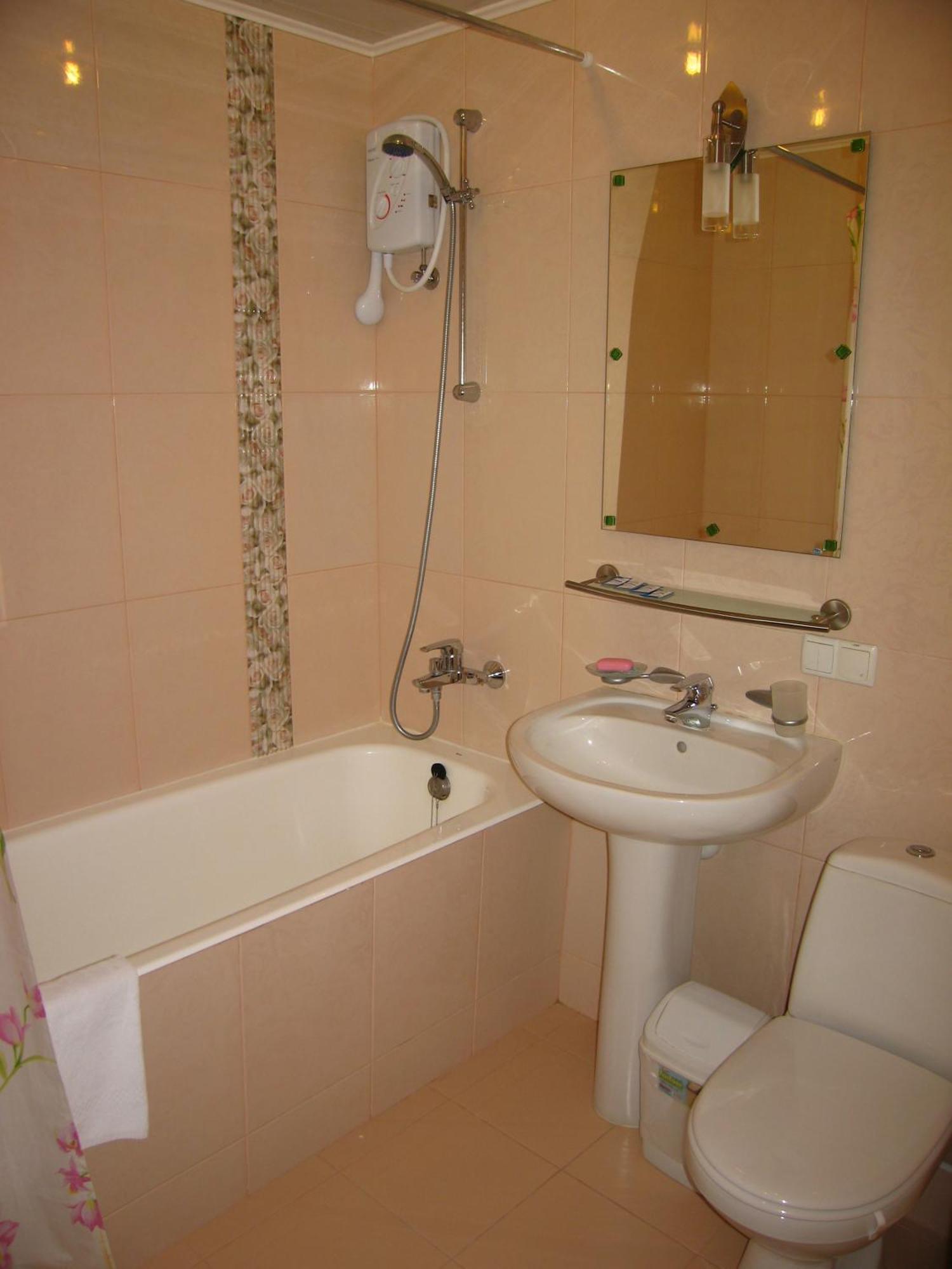 Hotel Service Predslava On Antonovicha Street Kiev Bagian luar foto