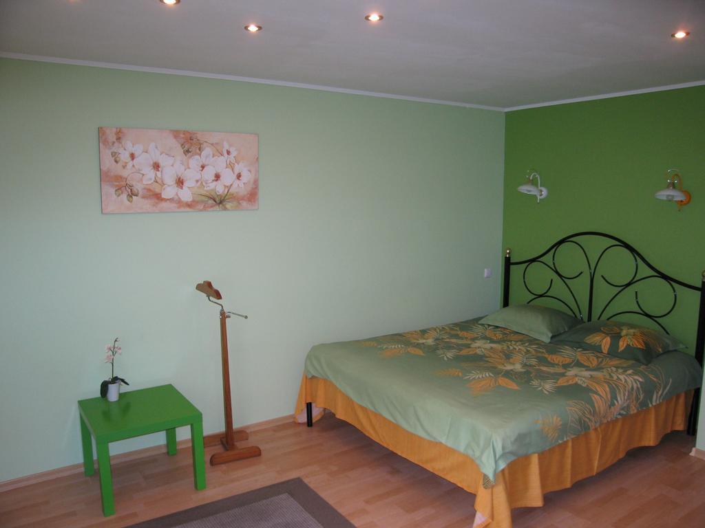 Hotel Service Predslava On Antonovicha Street Kiev Ruang foto
