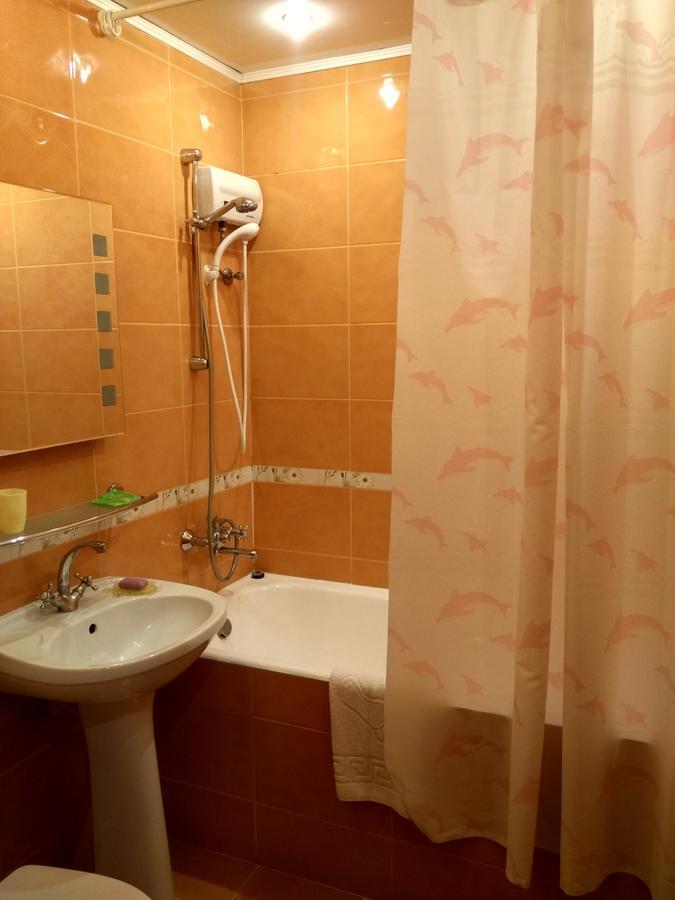 Hotel Service Predslava On Antonovicha Street Kiev Bagian luar foto