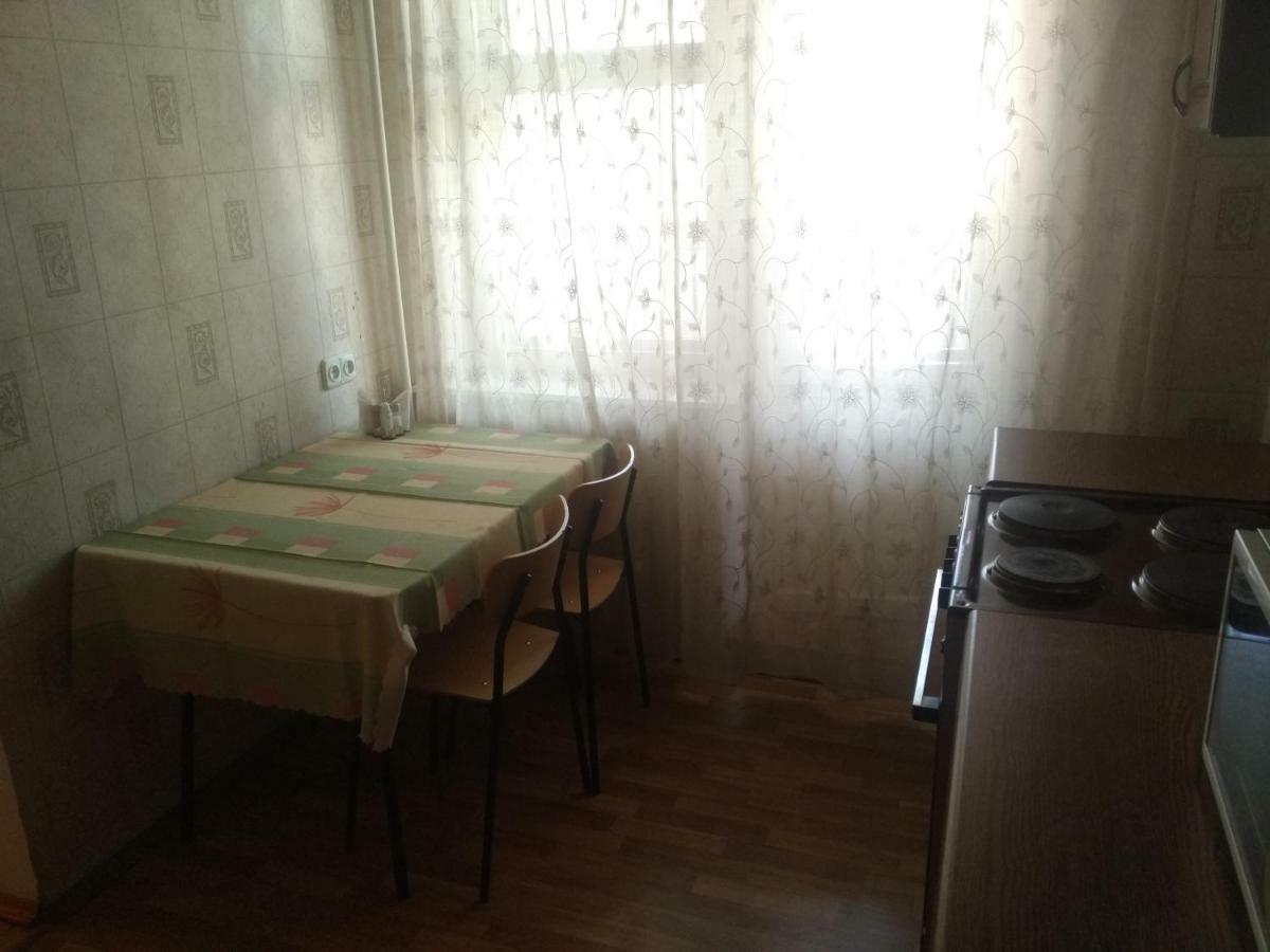 Hotel Service Predslava On Antonovicha Street Kiev Bagian luar foto